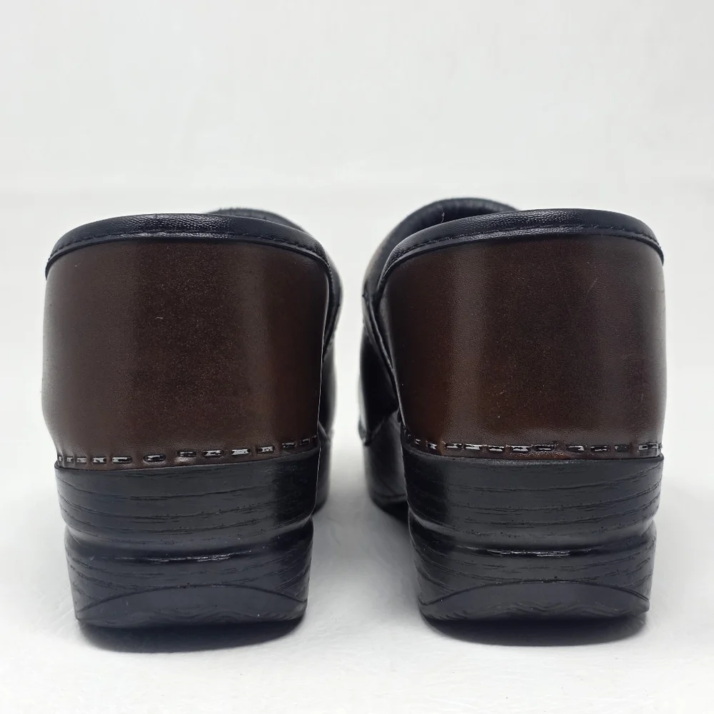 Dansko Women's Brown Leather Professional Clogs Size EU 48/7.5-8 US Pre-owned - Picture 5 of 10